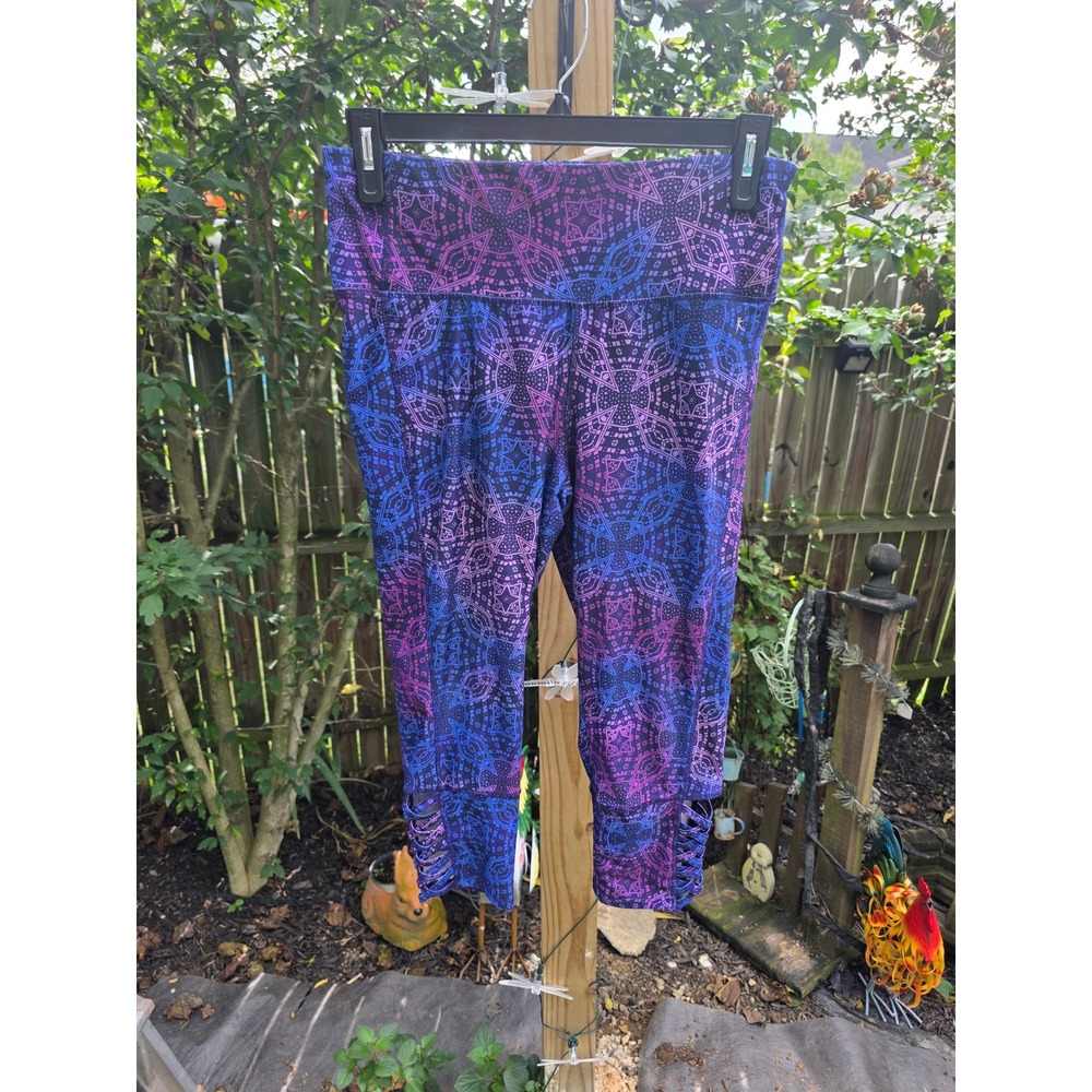 Danskin Now Dri-More Purple Blue Geometric Mandala Lattice Hem Crop Leggings
